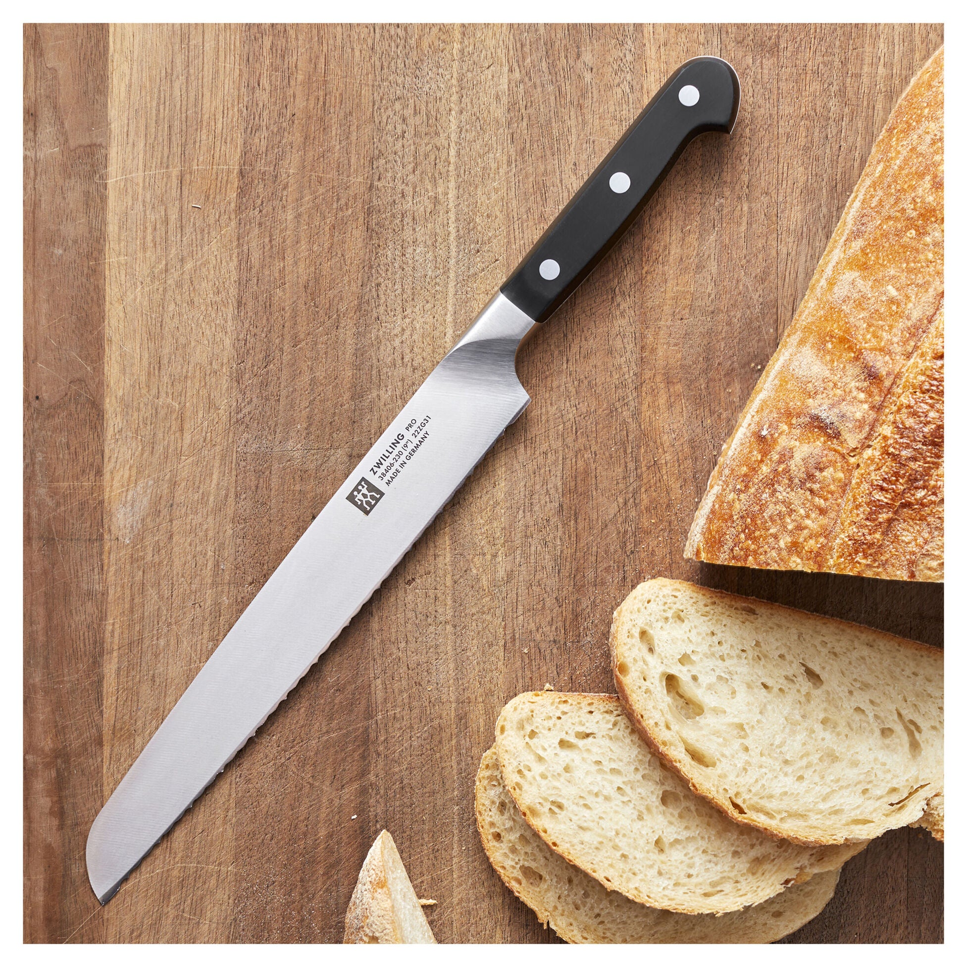 Zwilling Pro 9" Bread Knife Z15 Serration